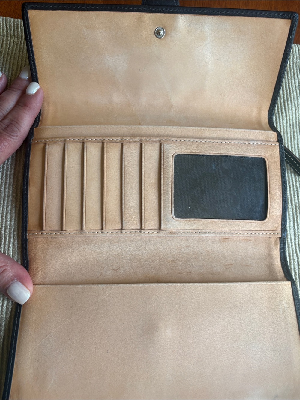 Vintage Coach Black Leather Wallet with Iconic Silver Buckle - Picture 4 of 16